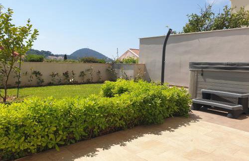 Abelia, two terraces, hot tub, free parking - Foto 11