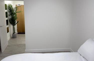 Serenity Waterfront 2 Bed Apartment - Foto 35