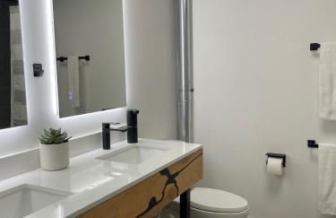 Fyrebird Place - Industrial Loft with Pavilion & Yard - Foto 36