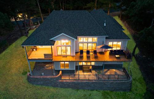 Magazine-Featured Mansion, Golf Green, Casino, etc - Foto 53