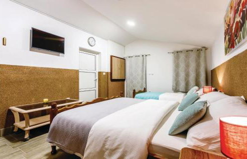 4 Bedroom Stunning Home In Neoric - Foto 41