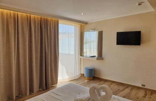 Paradise Hotel & Bar - Photo 13