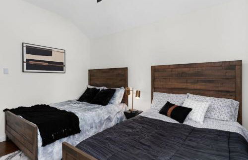 High End Design Home with Pool & Hot Tub Gameroom - Foto 72