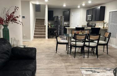 Exquisite 5 Bedroom Near Airport - Foto 4