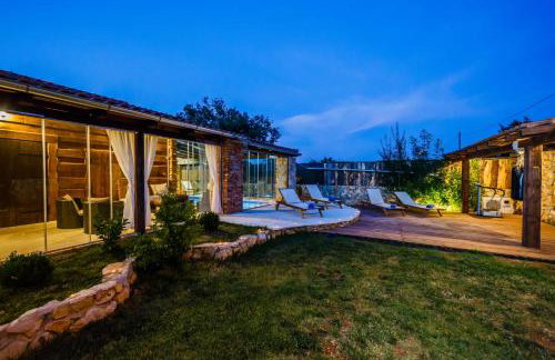 Rustic villa Radosic with indoor pool - Foto 48