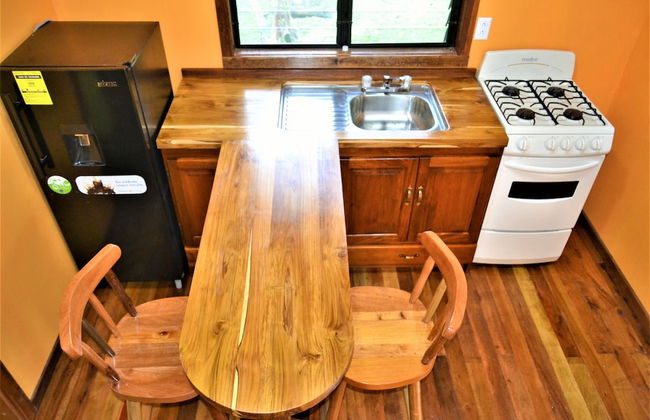 Licensed 2 Bedroom Cabin Close to San Ignacio, Local Dining, and Adventure Tours - Foto 9