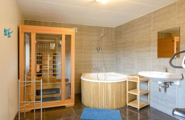 Magnificent Holiday Home in Manhay With Fenced Garden - Photo 24