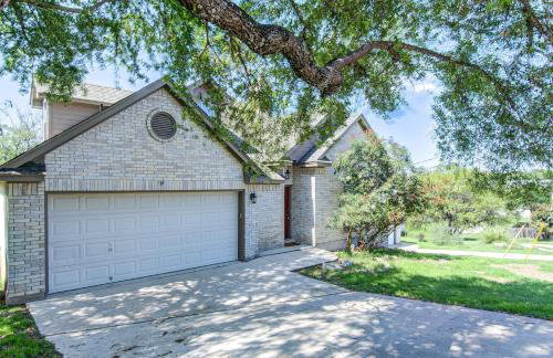 Spacious 3BR Retreat Close to Downtown & Outlets - Foto 21