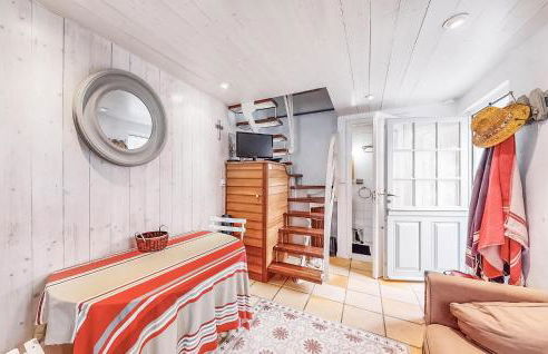 2 Bedroom Amazing Home In Ars-En-Ré - Foto 13