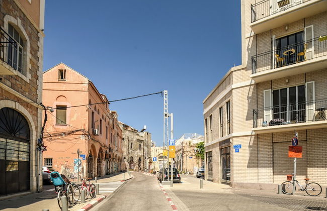 Elegant 1BR Apt w Balcony in the City - Photo 51