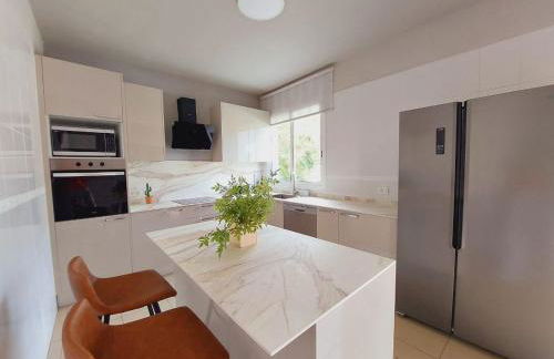 House with a tropical garden - Foto 55