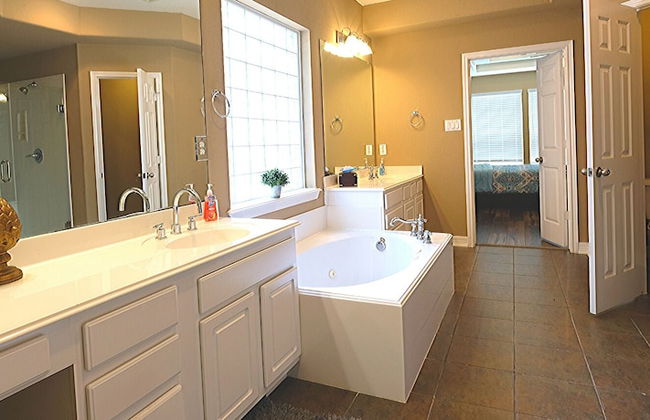 6Bdrm 4.5Bath 8Beds - HOME BIG AS TEXAS - Foto 27