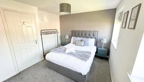 Luxury 4 Bed House - Free Parking - Contractors - Relocators - Foto 2