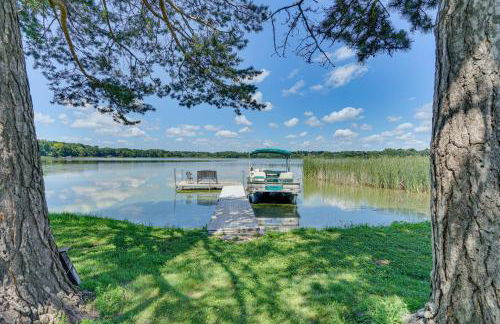 Lakefront Mound Getaway Near Snowmobiling Trails! - Foto 2
