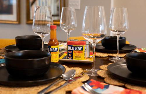 Luxury Federal Hill Home with Rooftop & 4 Parking Spots - Foto 38