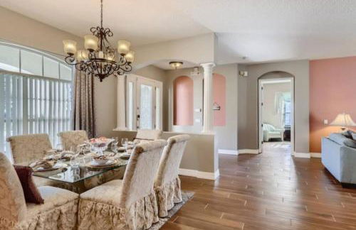 The Marvel Mansion 5BR Pool Home Near Disney World - Foto 6