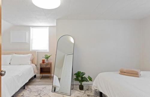 Charming Entire Home,18m to Manhattan, Home Theater - Foto 5