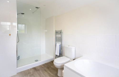 Spacious family cottage with private garden and forest walks - Foto 13