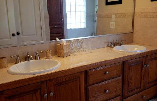 The Monarch - Foto 27