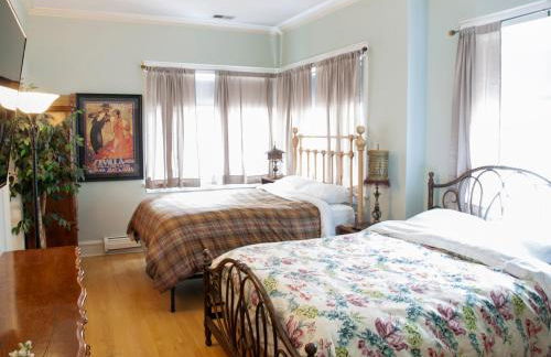 Bootlegger House Sleeps 10-20 Free TV & Parking - Foto 17