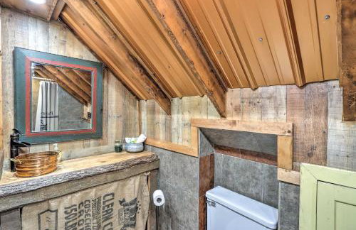 Cozy Creekside Mountain Escape w/ Hot Tub! - Foto 18