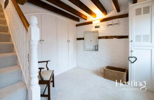 Stable Annex Bisham - Vibrant 1 Bed With Parking - Photo 16