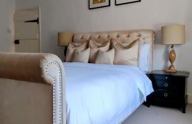 The Old Post Office Spacious 3-Bed Cottage in North Perrott - Photo 9