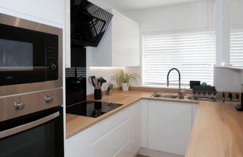 Modern 3 Bed House nr Southampton Town-Parking Contractors Welcome - Foto 8