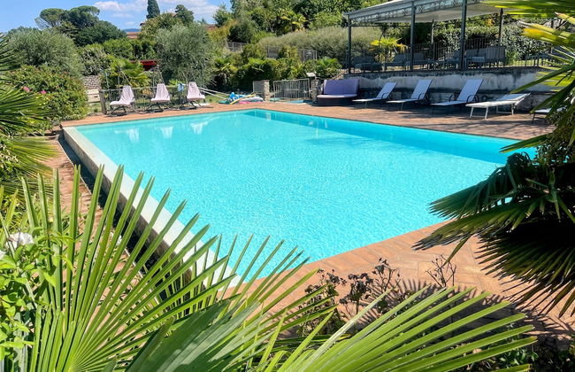 Spoleto Poolside - apt Sleeps 4 on Beautiful Campus - 1 km max Spoleto Central - Photo 1