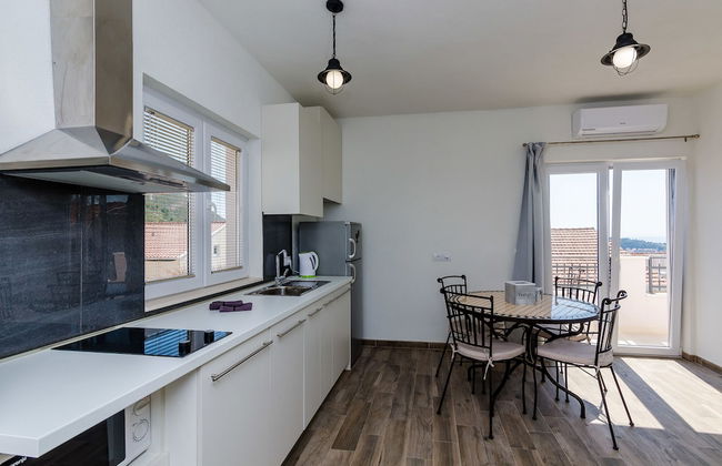 Apartments Life - Photo 52