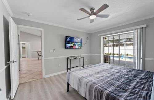 Relaxing 3BR Heated Pool & Hot Tub Retreat - Foto 35