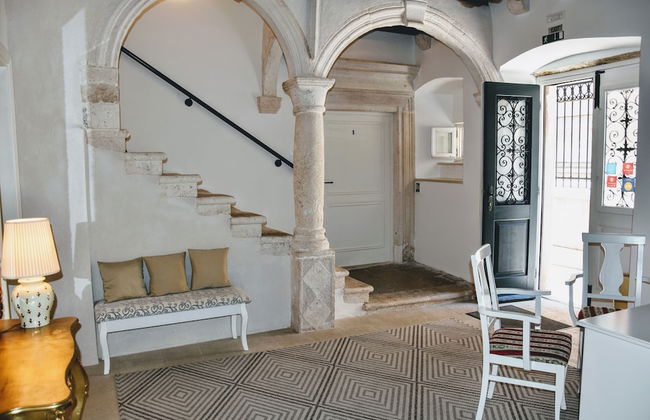 SUNce Palace Apartments with free offsite parking - Foto 2