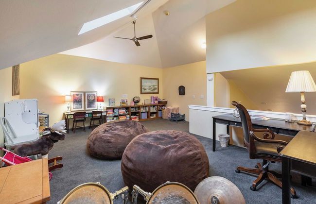 Valley of the Moon by Avantstay Tranquil Escape, Large Yard w/ Hot Tub & Fire Pit - Foto 27