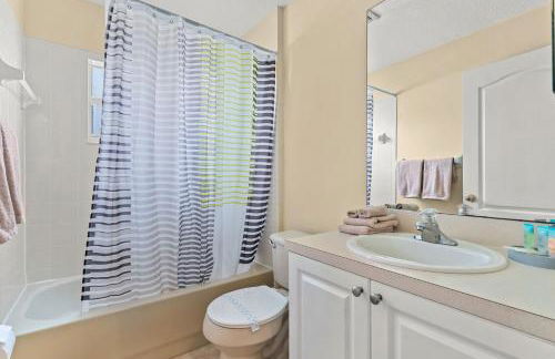 EXQUISITE VILLA - 2 Master Suites, Pool South and Spa, Gas BBQ, Game Room, WIFI - Foto 47