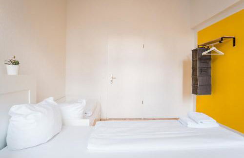 2 Bedroom Apartment in convinient location - Photo 11