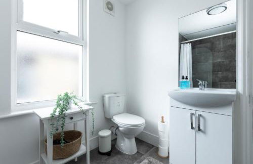 Spacious 3BR House, 8 min Kensal Green, NW London - Photo 35