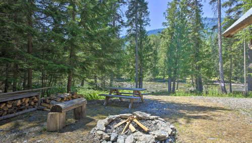 Expansive Moyie Riverfront Cabin - Pets Welcome! - Foto 2