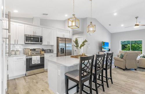 BRAND NEW Rental with Luxury Pool - Villa Rosalie - Roelens Vacations - Foto 12