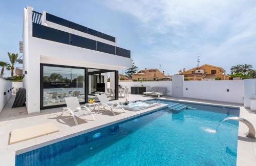 Villa Adela - Foto 1