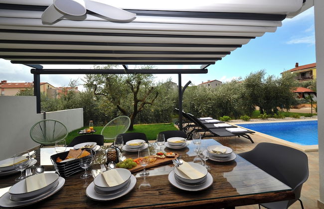 Charming Apartment With Private Pool and Garden - Foto 34