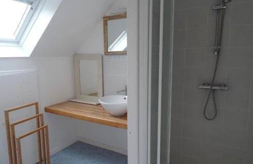 Villa in Primel with Sea View and Beach Access - Photo 32