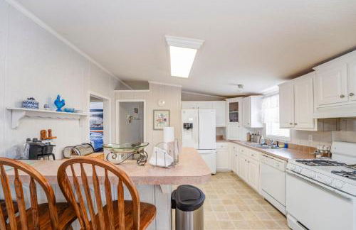 3 bed 2 bath with office room-with futon bed on Weiss Lake - with community ramp & dock - Photo 6