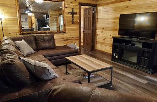 Luxury Cabin w/ Game Room & Hot Tub at Cave Run Lake - Foto 25