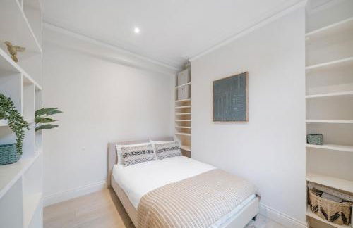 New stylish 3-Bed Pimlico House near Big Ben - Photo 15