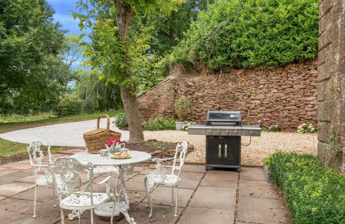 Idyllic Waterside Cottage in Mid Devon - Photo 21