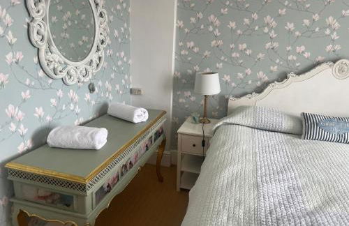 Broadstairs Beach Holiday Apartments, seafront stays opposite Kingsgate Bay with a parking space - Foto 11