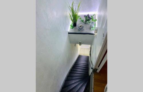 MAISON 2 CHAMBRES - LILLE - 4 PERS - 300m METRO - Foto 6