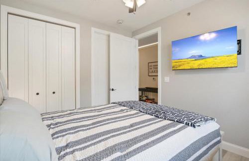 Lakefront Topsider Condo w/ Boat Slip, 2 Pools & Large Deck - Foto 29