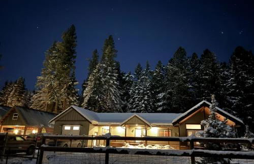 Mountain Retreat with Hot Tub, Game Room and Yard home - Foto 43