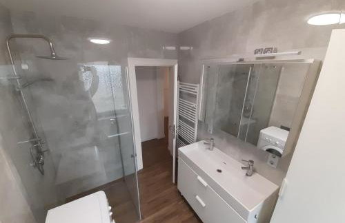 Erdgeschoss 75 m2 Großer Parkplatz WLAN Terrasse 30 m2 Übernachtung Unterkunft - Foto 28